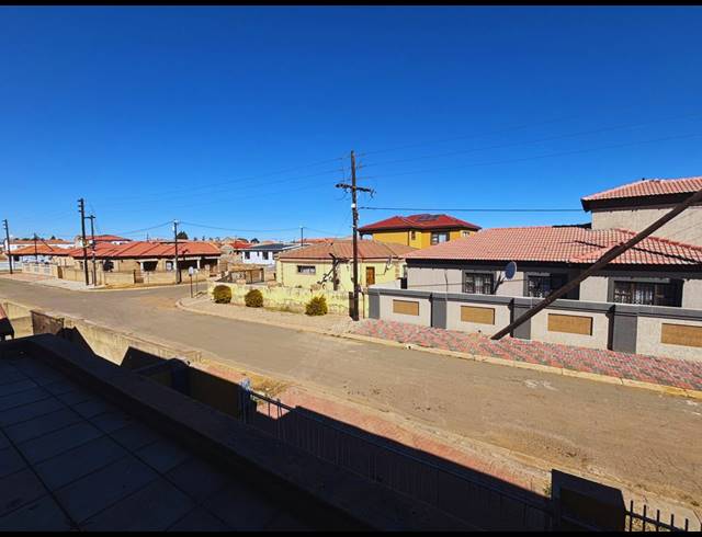 4 BEDROOM HOUSE FOR SALE IN GOLDEN GARDENS